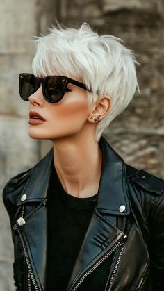 Short Edgy Haircuts, Short Platinum Blonde Hair, Edgy Short Haircuts, Super Short Haircuts, Short Sassy Haircuts, Short Hair Images, Edgy Short Hair, Greasy Hair Hairstyles, Edgy Hair