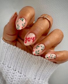 50+ Cute Christmas Nails To Recreate This Holiday Season Christmas Lights On Nails, Minimalist Christmas Nails, Gift Nails, 3d Aesthetic, Donut Nails, Festive Nail Designs, 2023 Nail, Minimalist Nail, Unghie Nail Art