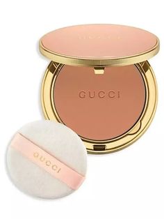 Make Up Color, Parfum Gucci, Gucci Beauty, Pressed Powder Foundation, Powder Compact, Skin Complexion, Golden Age Of Hollywood, Powder Foundation, Face Powder