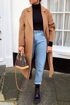 Tas Louis Vuitton, Vuitton Outfit, Doc Martens Outfit, Trendy Outfits Winter, Winter Chic, Women Overcoat, Winter Trends, Coat Outfits