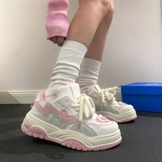 Cute Pink Heart Sneakers Cute Pink Slippers, Pink Sneakers Aesthetic, Cute Aesthetic Shoes, Cute Shoes Aesthetic, Cute Pink Shoes, Pink Shoes Outfit, Kawaii Sneakers, Heart Sneakers, Cute Pink Heart