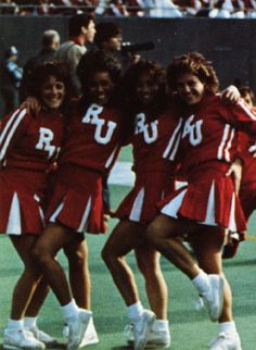 the women's soccer team is posing for a photo