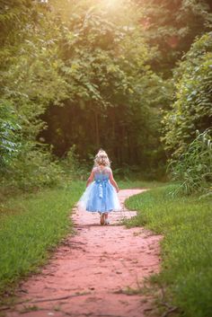 Princess Photoshoot Ideas Kids, Fourth Birthday Photoshoot, Three Year Old Photo Shoot, 5th Birthday Photoshoot, Vivian James, Rapunzel Photoshoot