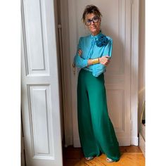 "Mi piace": 7,243, commenti: 335 - Simona Bertolotto (@sissiottostyle) su Instagram: "@sissiottostyle buongiorno a colori verde e azzurro insieme pantaloni di @maxmara camicia vintage…" Gold Pants, Wide Pants, Instagram Foto, Blue Shirt, Spring Summer Fashion, Work Outfit, Color Combinations, Style Me, What To Wear