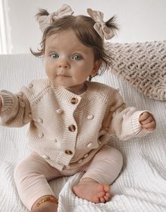 Girls Winter Outfits, Winter Baby Clothes, Baby Fits, Kids Wardrobe, Baby Outfits