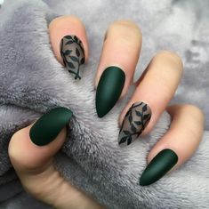 Cute Minimalist Nails Dark Green Nails, Green Nail Designs, Green Nail, Her Nails, Simple Nail Art Designs, Thanksgiving Nails, Black Nail, Trendy Nail Art, Fall Nail Art