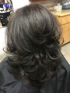 Medium Layered Wolfcut, Wolfcut Hair Back View, Face Frame And Layers Long Hair, Long And Short Layered Hair, Bunch Of Layers Haircut, Layers In The Back Of Hair, Layers From Back, Wolfcut From Behind, Short Layers Haircuts For Long Hair