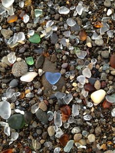 Nefertari Vivi, Heart In Nature, Infinity Ring, Beach Glass, Summer Aesthetic, Pretty Pictures, In The Middle, Sea Glass, Mother Nature