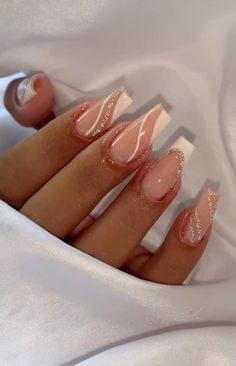 Cute Prom Nails White, Korean Nails White, Sylwester Nails, Silvester Nails New Years, Nail Inspo New Years, White Nail Inspo Acrylic, Red White And Silver Nails, Silvester Nails, January Nails Ideas Simple