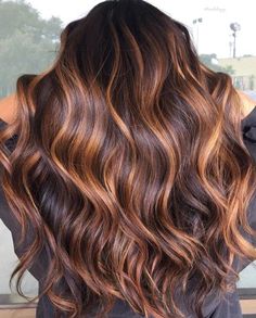 Caramel Streaks, Copper Lowlights, Dimensional Hair, Dimensional Hair Color, Warm Balayage, Chocolate Ideas, Fall Hair Color Trends, Fall Hair Color For Brunettes, Copper Hair Color