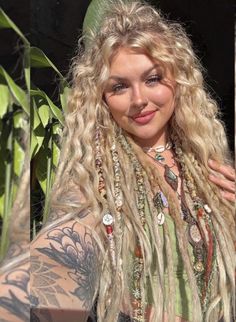 Half Hair Half Dreads, Dreads And Curly Hair, Viking Locs Women, Curly Hair With Dreadlocks, Dread Aesthetics, Curly Hair With Dreads, Dredy Hair Girl, Half Dread Hairstyles, Curly Hippie Hairstyles