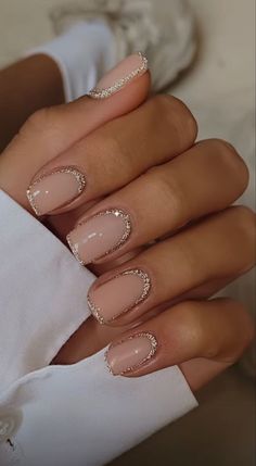 PRETTY NAILS TO TRY THIS HOLIDAY SEASON | New Years NAILS Unghie Sfumate, Gold Nail, New Year's Nails, Xmas Nails, Nude Nails, Nail Manicure