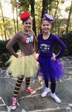 Pb&j Costume Diy, Peanut Butter Costume Diy, Peanut Butter And Jelly Costume Kids, Pb&j Costume, Butter Costume Diy, Diy Peanut Butter And Jelly Costume, Peanut Butter And Jelly Halloween Costume, Easy Costume Ideas For Women Diy, Peanut Butter Jelly Costume