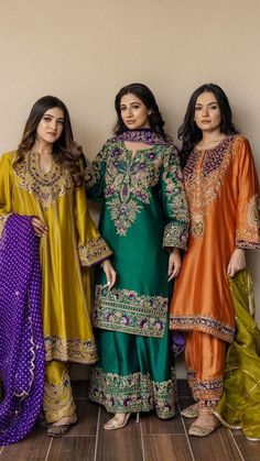 Superna + Samiya on Instagram: "When tradition meets togetherness, every moment becomes a celebration 🙌🏻 🥰 Revel in the joy of friendship and the beauty of the ‘Kun Faya Kun’ collection. Because some things are best shared with your soul sisters!  Location: @luxury__lofts  Makeup: @mannat.gill   #SupernaAndSamiya #KunFayaKun #NewCollection #IndianFashion #DesiFashion #IndianDesigners #IndianWeddings #IndianWeddingOutfits #IndianOutfits #Kaftan #DestinationWedding" Sisters Location, Mehandi Outfit, Faya Kun, Mehandi Outfits, Kun Faya Kun, Eid Fashion, Winter Suits, Pakistani Suit, Latest Model Blouse Designs