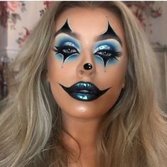 Beauty Clown Makeup, Blue Clown Makeup Halloween, Blue Halloween Makeup Ideas, Halloween Costumes With Blue Dress, Halloween Costumes Blue Dress, Joker Clown Makeup, Blue Dress Halloween Costumes, Blue Clown Makeup, Blue Halloween Makeup