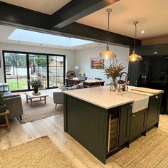 Painted steel beams Kitchen Extension Open Plan, Modern Kitchen Extensions, Kitchen Orangery, Dark Green Kitchen, Steel Beam