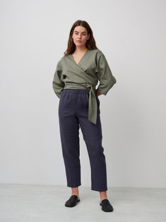 "OLIVER is a high waisted tapered leg linen pants. DETAILS - High waisted - Seam pockets - Tapered leg - Decorative seam in front - Elasticated waist - 100% lightweight European linen fabric - Cut and sewn to order just for you in our studio COLOR - Dark Grey, you can also choose other colors above - Fabric samples are available here https://www.etsy.com/listing/586569696/linen-fabric-samples SIZING & FIT - Fits true to size - Model is 5'6\" / 172 cm and wearing a size M CARE FOR LINEN - Machine wash up to 30ºC/86ºF gentle cycle - Lay flat to dry or tumble dry low - Warm iron if needed - Do not bleach SIZE GUIDE Size conversion guide Size XS (US 0-2, IT 36-38, UK 4-6, Japan 3-5, France 32-34) Size S (US 4-6, IT 40-42, UK 8-10, Japan 7-9, France 36-38) Size M (US 8-10, IT 44-46, UK 12-14, J Wrap Dress Long, Linen Slip Dress, Linen Wrap Dress, Linen Crop Top, Linen Tank Top, Linen Tank, Linen Trousers, Linen Top, Linen Pants