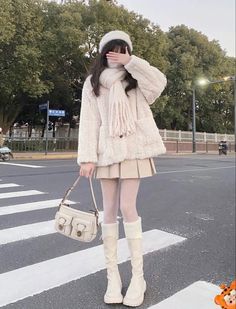 Winter Outfits Korean, Korean Winter Outfits, Japan Outfits, Rok Mini, Winter Outfits Aesthetic, Japan Outfit, Ballet Core, Winter Fashion Outfits Casual, Infj Personality