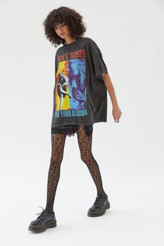 Graphic Tee Festival Outfit, Slip Dress Band Tee Outfit, 90s Band Tees Outfit, Oversized Shirt And Tights Outfit, Oversized Band Tshirt Outfit, Styling Tshirt Dress, Rock Band Tee Outfits, Graphic T Shirt Dress Outfit, Graphic Tee Concert Outfit