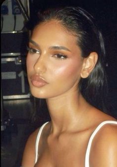 Victoria Secret Angel Makeup, Natural Clean Makeup, Makeup Inspo Glam, Maquillaje Glowy, No Make Up Make Up Look, Vs Makeup, Bombshell Makeup, Victoria Secret Angel, Makeup Vs No Makeup