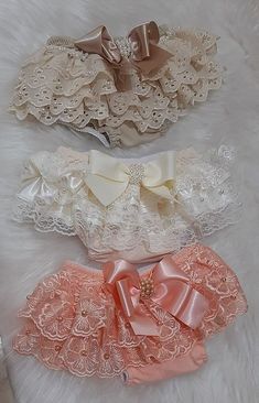 Homemade Baby Costumes, Kid Birthday Outfits, Frilly Knickers, Baby Gril, Baby Couture, Bridal Dresses Lace, Newborn Girl Outfits, Baby Clothes Patterns, Baby Bedding Sets