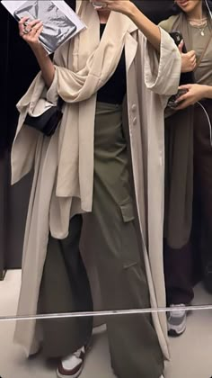 Abaya Colors, Everyday Abaya, Abaya Outfits, Casual Abaya, Abaya Outfit, Blazer Outfits Casual, Simple Hijab, Combination Fashion, Street Hijab Fashion