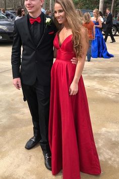 Vestido Charro, Homecoming Pictures, Prom Couples, Prom Dress Evening, V Neck Prom Dresses, Prom Dresses Two Piece, Prom Suits, Gowns Prom, Red Prom