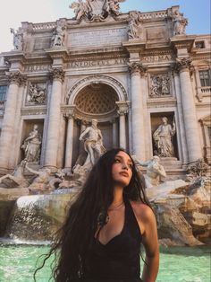 #fontanaditrevi #girl #fashion #roma Fontana Di Trevi Photo Ideas, Rome Moodboard, Rome Vibes, Rome Girl, Journey Aesthetic, Italia Aesthetic, Venice Italy Outfit, Rome Pictures