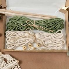 the box is filled with different types of rope