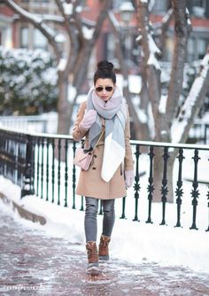 Stylish Winter Coats, Winter Coat Outfits, Winter Boots Outfits, Chique Outfit, Best Winter Coats, Extra Petite, Burberry Coat, Peacoats, Snow Outfit