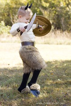 Centaur Costume Diy, Diy Satyr Legs Faun Costume, Goat Costume Diy, Satyr Costume Diy, Faun Costume Diy, Mythical Creatures Costumes, Greek Mythology Halloween Costumes