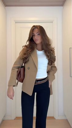 Corporate Business Attire Women, Young Office Outfits, Cute Professional Outfits, Sixth Form, Friday Outfit, Coordinating Outfits, Effortlessly Chic Outfits, Stylish Work Outfits, Pinterest Outfits