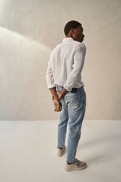 We offer premium denim that guarantees comfort without ever compromising on style and for each and every member of the brotherhood. Whether you’re on dad duty, or heading for a beer with the boys, or trying to get lucky in the club – our denim collection will have you feeling like anything is possible. #denim #jeans #dstrezzed #brotherhoodofthemoderngent #mensfashion