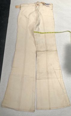 "* Tagged 28 x 32, Measurements Are * Waist 28\" * Length 41.5\" * Bottom Length 11.5\" * Inseam 32\" * Rise 20\" Waist Size: 28 Country/Region of Manufacture: United States Look: Disco Decade: 1970s Material: 100% Cotton Original/Reproduction: Original Color: Beige MPN: 908 / 5037 R Inseam: 32 Occasion: Casual Brand: Levi's Size Type: Regular UPC: Does not apply" Fitted Cotton Jeans, Fitted Full Length Cotton Jeans, Vintage Stretch Cotton Bottoms, Fitted Cotton Pants, Fitted Full-length Cotton Pants, Fitted Full Length Cotton Pants, Fitted Mid-rise Cotton Pants, Fitted Vintage Cotton Flare Jeans, High Waist Beige Denim Bottoms