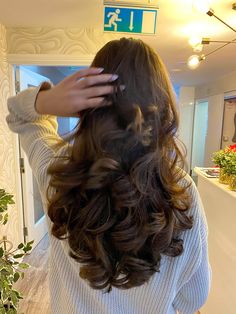 #aesthetic #hair #layers #blowout#haircare#haircut#fall#autumn Aesthetic Hair Layers, Hair Layers Blowout, Layers Blowout, Autumn Brunette, Hair Layers, Blowout Hair, Good Hair Day, Silky Hair, Aesthetic Hair