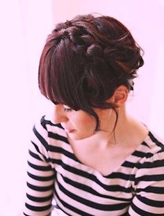 Find out how to master the art of the halo hairstyle and transform your hair into a beautiful and elegant statement. 5 Minute Hairstyles, Second Day Hairstyles, Hair Knot, Peinados Fáciles Para Cabello Corto, Creative Hairstyles, Hair Envy, Hair Tutorials