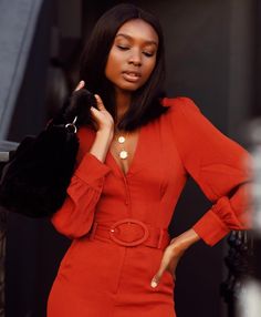 10 Phrases Well-Dressed Women Never Say Long Bob Hairstyle, Realistic Budget, Aesthetics Clothing, Feminine Black Women, Black Women In Luxury, Women In Luxury, Lifestyle Influencer, Women Fashion Edgy