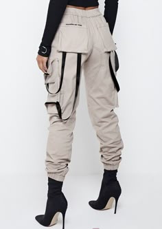 Pants Wedding Guest Outfit, Outfit Summer 2022, Classy Pants, Cargo Outfit, Wedding Guest Outfit Summer Classy, Tomboy Style Outfits, Wedding Guest Outfit Summer, Tomboy Fashion, Women Outfit