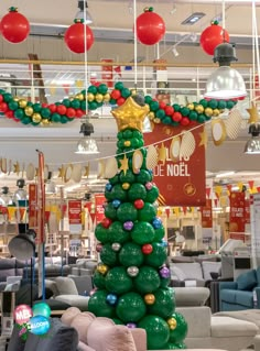 Large Christmas Decorations, Whimsy Cottage, Balloon Stand, Event Design Inspiration, Decoration Originale, Noel Christmas