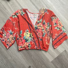 Womens Small Red Kimono Bell Wide Sleeves Floral Long Sleeve Shirt Brand New Never Worn! Nwot Red Kimono, Floral Long Sleeve Shirt, Flying Tomato, Wide Sleeves, Shirt Brand, Long Sleeve Shirt, Sleeve Shirt, Colorful Shirts, Long Sleeve Shirts