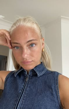 Platinum Blonde Celebrities, Natural White Blonde Hair, Scandinavian Blonde Hair Natural, Scandinavian Hairline Blonde Trend, Scandi Hairline Blonde, Scandi Blonde Hair, Scandinavian Hairline Blonde, Scandi Hairline, Scandinavian Hairline