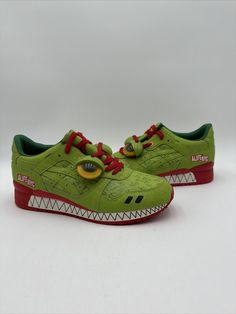 Up for sale is a pair of Asics Alife x Gel Lyte 3 Green Monster 2007 Size 10.5 Brand New HJ72F. The pair is brand new with defects but has been kept in excellent condition despite marks and stains. The sneakers will come with the original box and are 100% authentic being shipped promptly after purchasing. Thank you for taking the time to check out this listing and be sure to check out the many others on my page. Dropping just before Halloween 2007, the unmistakable ‘Green Monster’ collaboration between Alife and ASICS is distinguished by teeth, scales, and googly eyes in a beastly blend of green and red. The removeable eyes attach directly to the laces and can be removed for safekeeping. Signature ALIFE NYC branding and a bright red outsole round out the characterized look. Business Casual Looks, Brunch Fashion, Green Monster, Gel Lyte, Green Monsters, Shoes And Sandals, Googly Eyes, Grown Man, Green And Red