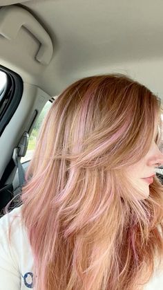 Hair Color Blonde And Pink, Light Pink And Ginger Hair, Blonde Hair With Pink Curtain Bangs, Pastel Pink Streaks In Blonde Hair, Redhead With Pink Highlights, Strawberry Blonde Hair With Pink Highlights, Pink Light Brown Hair, Ginger Pink Highlights, Cherry And Blonde Hair