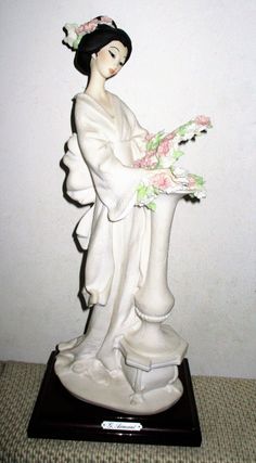 Vintage Giuseppe Armani 1987 Figurine Oriental Geisha w/Flowers Capodimonte 13"H | eBay Geisha Doll, Flower Vase, Flower Vases, Figurines, Porcelain, Vase, Dolls, History, Flowers