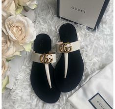 Gucci Shoes Women, Classy Sandals, Shoes Trending, Trendy Slippers, Casual Shoes Women Sneakers, Heel Sandals Outfit, Trainers Outfit, Fancy Heels, Heels Elegant