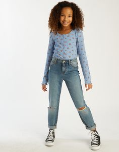 Preteen Fashion For Girls, Elementary Girl Outfits, Cabbage Aesthetic, Preteen Outfits For Girls, Pre Teen Girl Outfits, Childrens Fashion Trends, Preteen Fashion, Girls Fall Outfits, Girlfriend Jeans