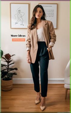 Working Professional Woman, Casual Business Blazer, Womens Fall Business Outfits, Minimalist Office Wardrobe Women, Women Career Outfits, Womens Casual Professional Outfits, Autumn Office Outfits Women 2024, Size 8 Work Outfits Women, Plus Size Trendy Work Outfits