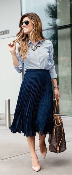 Midi Skirt Outfits Summer, Fashionable Work Outfits, Rok Midi, Rok Outfit, Pleated Skirt Outfit, Skirt Diy, Midi Skirt Outfit, Outfit Chic, Rock Outfit