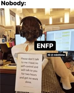 Enfp Personality Funny, Enfp In Love, Enfp Booklist, Enfp Girlfriend, Enfp Core Aesthetic, Enfp Humor, Enfp Personality Aesthetic, Enfp Women, Enfp Funny