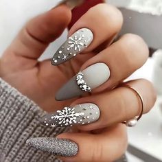 Snowflake Press On Nails Medium Length Almond Winter Xmas White Snowflake Rhinestones Silver Glitter Designs Gradient Gray Base Color Christmas Acrylic Nails For All Stick On Fake Nails 24pcs Unghie Sfumate, Blue Nail, Winter Nail Designs, Stick On Nails, Christmas Nail Designs